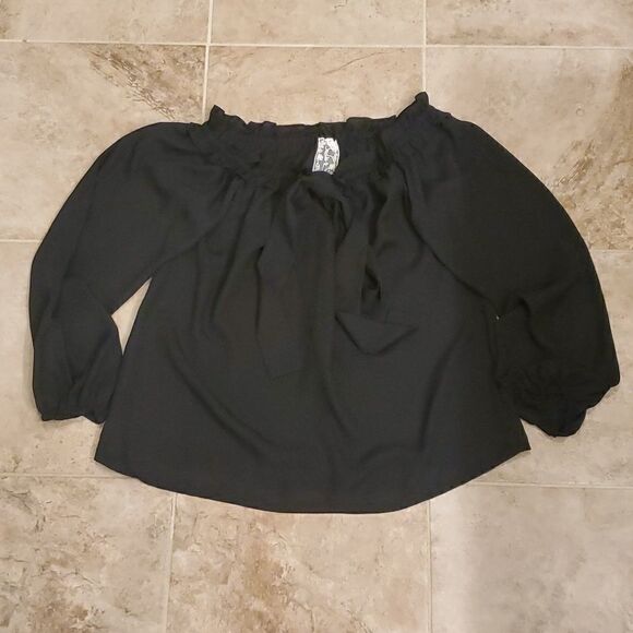 Sadie & Sage off shoulder black ruffle top - Picture 3 of 8